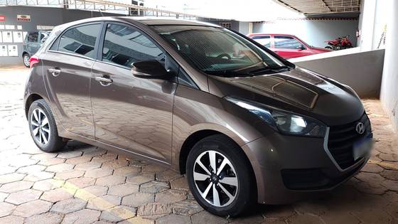 HYUNDAI HB20 1.0 COMFORT PLUS 12V FLEX 4P MANUAL